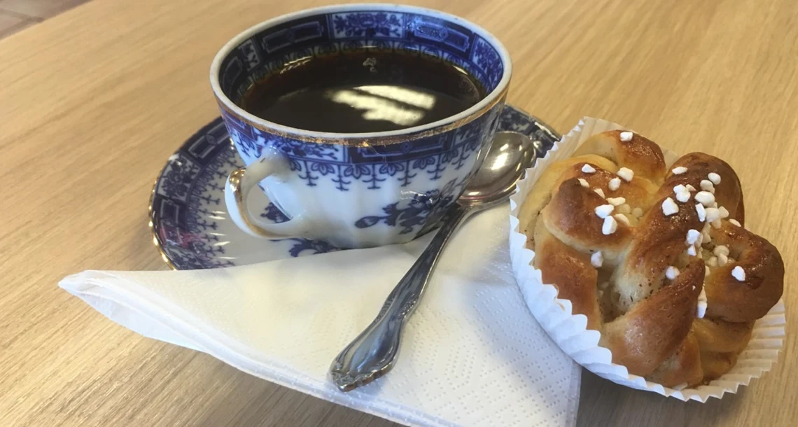 Kanelbulle och kaffe