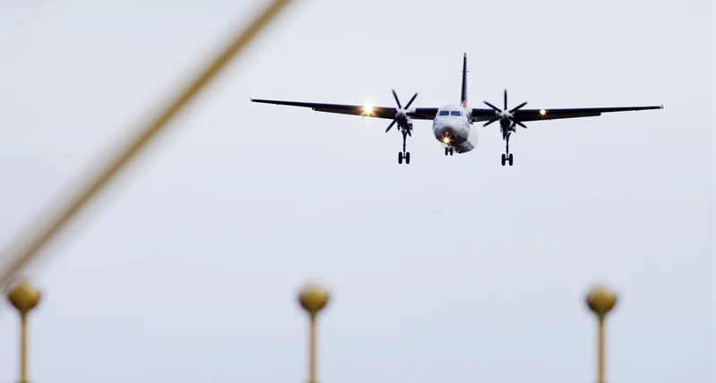 Flygplan i luften vid Karlstad Airport