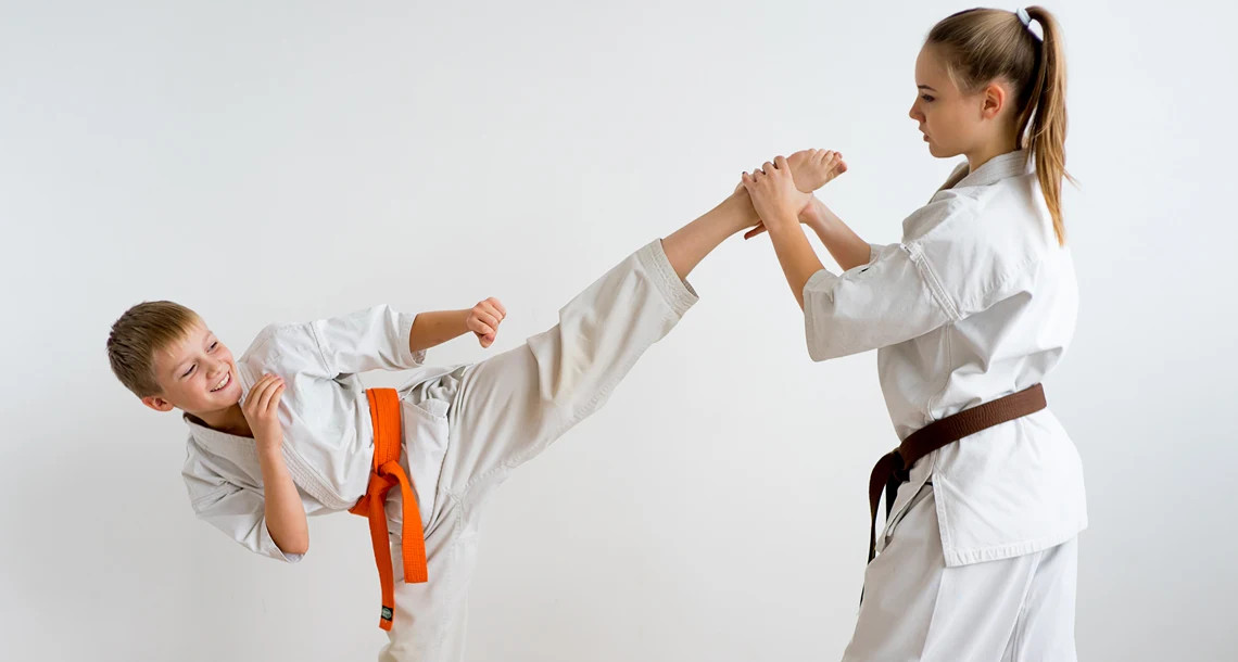 Karate två ungdomar