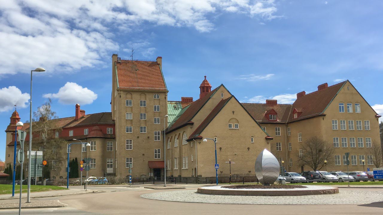 Arkivcentrum Värmlands pampiga stenbyggnadbyggnad