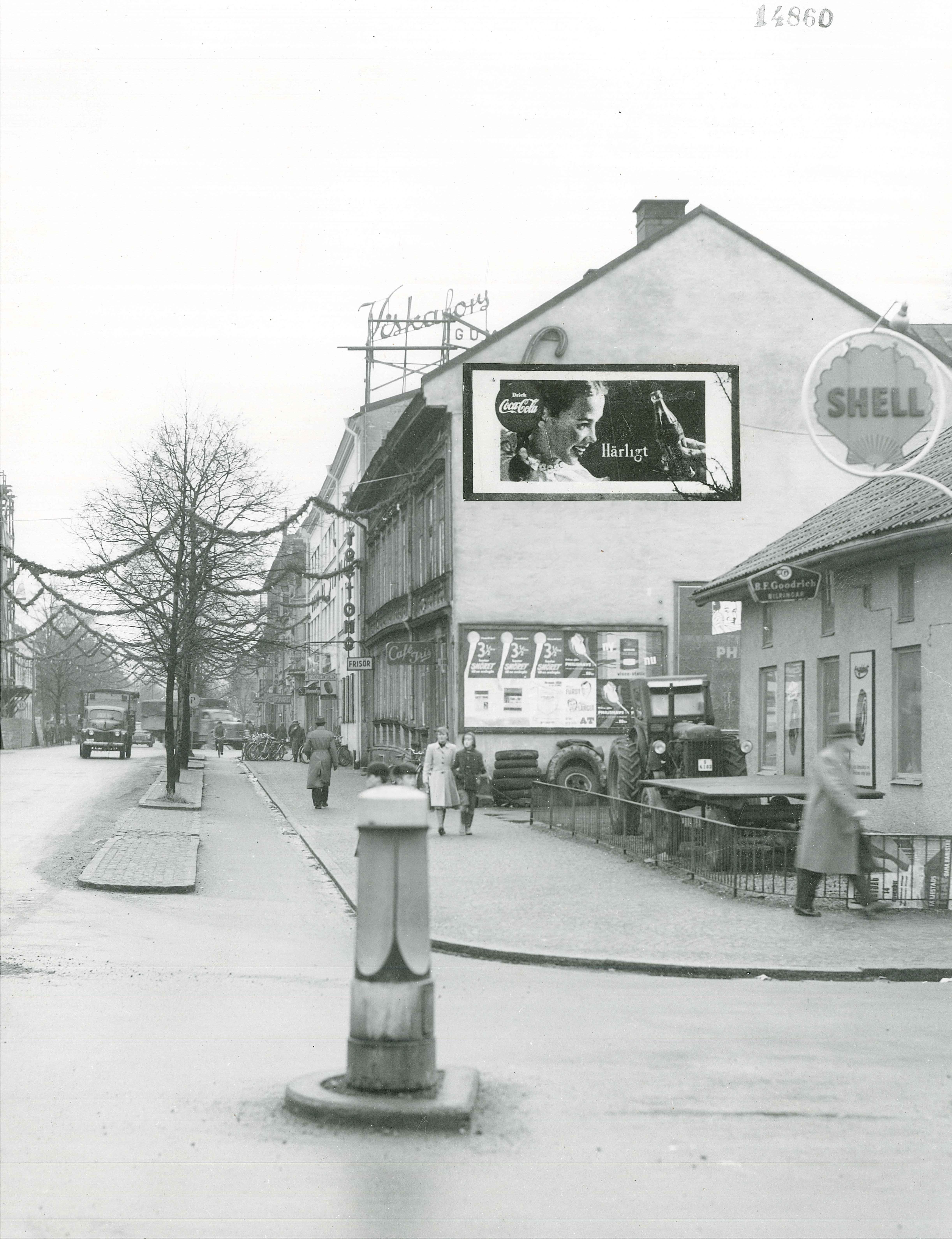Vy över Östra Torggatan från korsningen Norra Strandgatan 1954