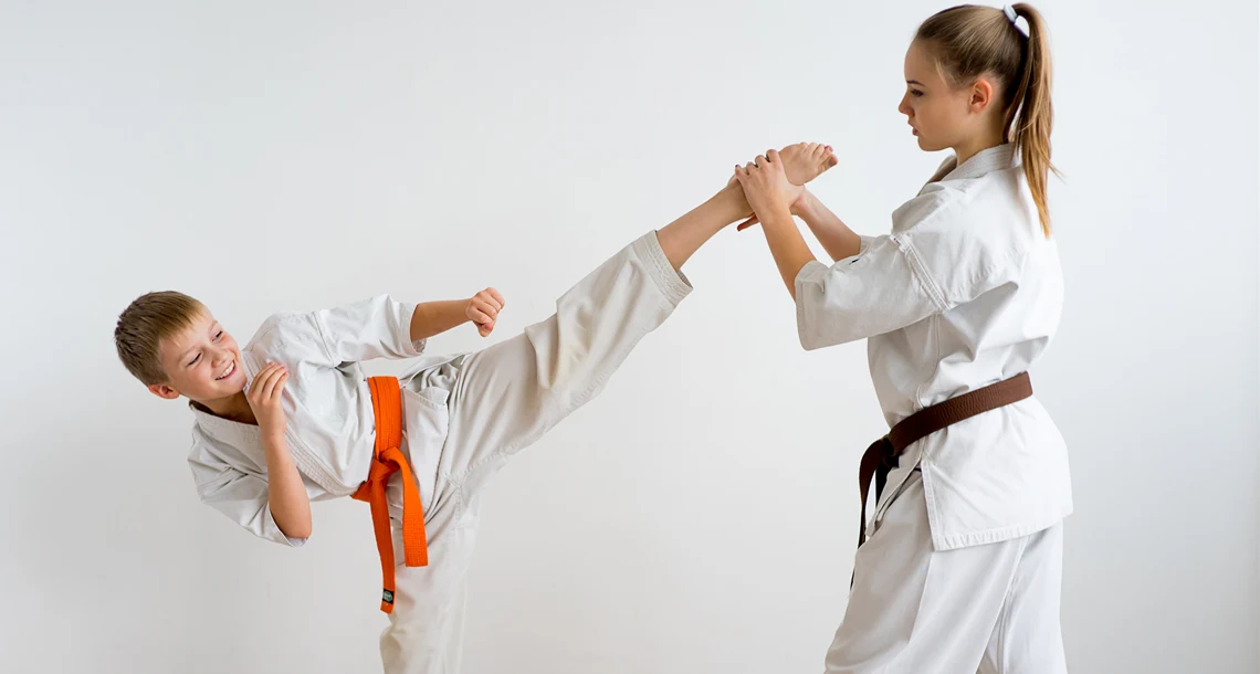 Karate två ungdomar