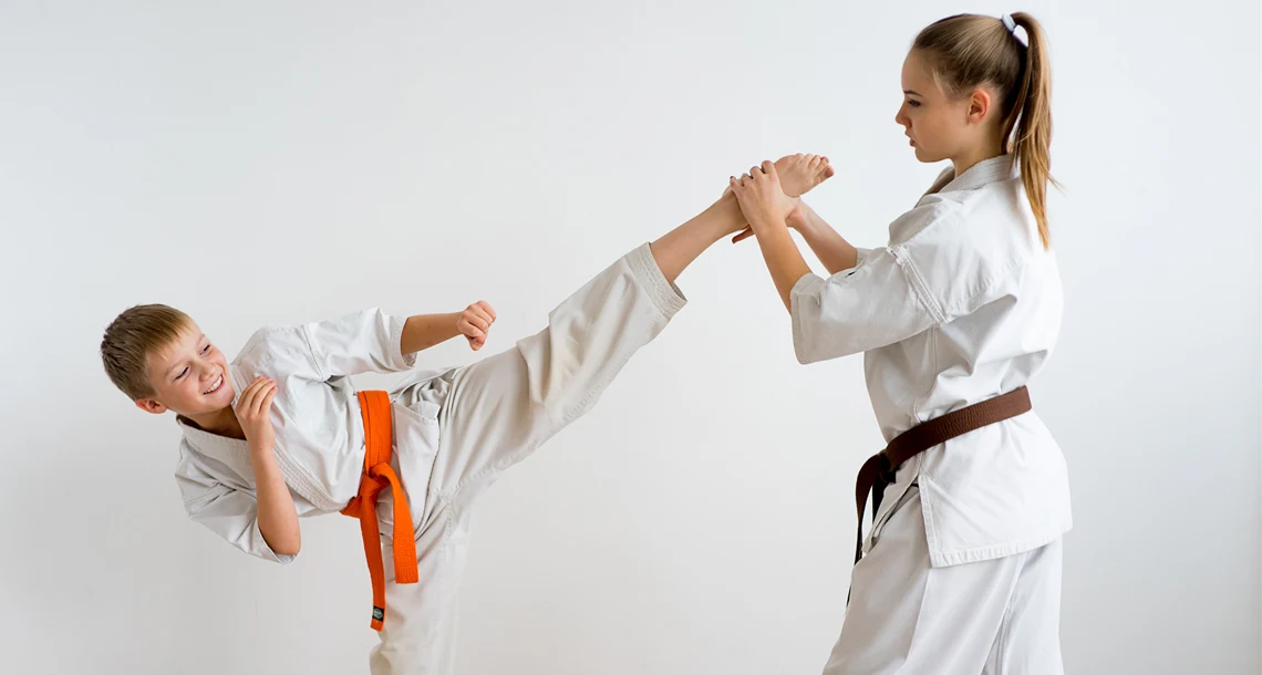 Karate två ungdomar