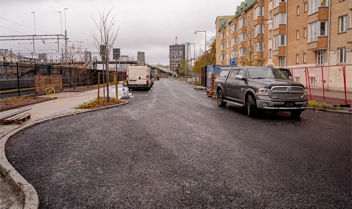 {"X":0.16,"Y":0.0,"Width":0.665,"Height":1.0}