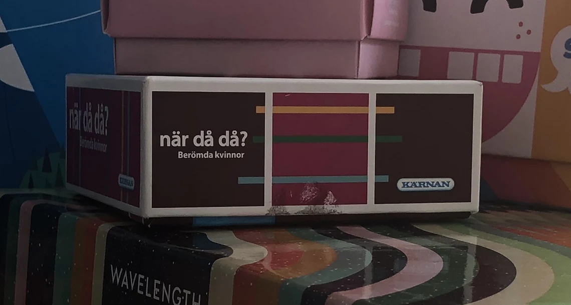 Ett bord med flera brädspel