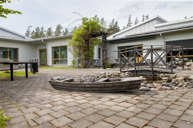 Utemiljö Zakrisdals vårdboende i halvklart väder