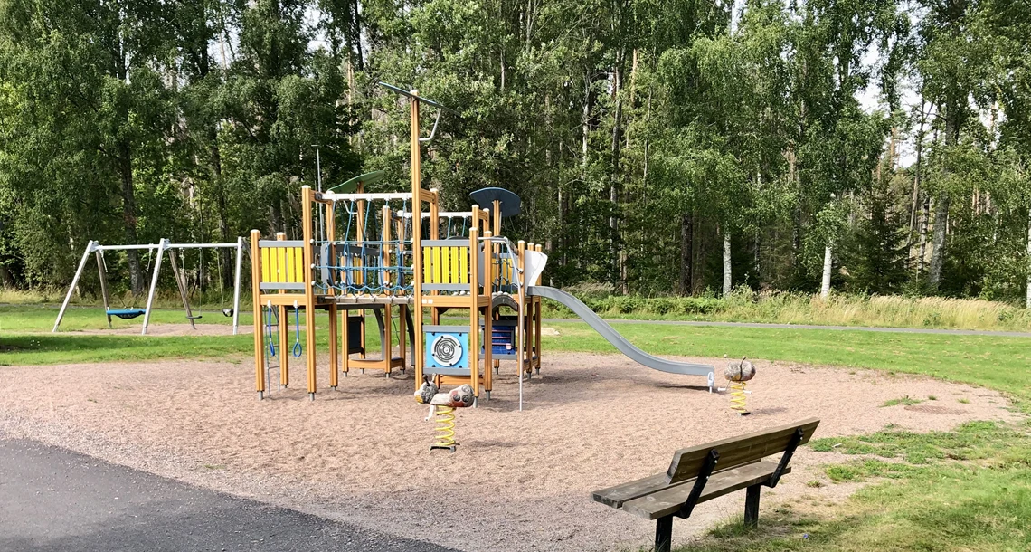 Mjölnartorpets lekplats är en områdeslekplats i stadsdelen Kronoparken. På lekplatsen finns bland annat gungor, en klätterställning och en sandlåda.