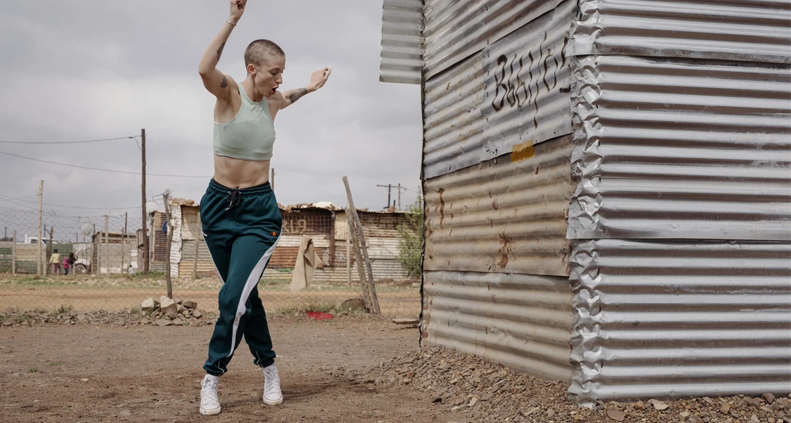 Scen ur filmen Joanna Is Skywalking