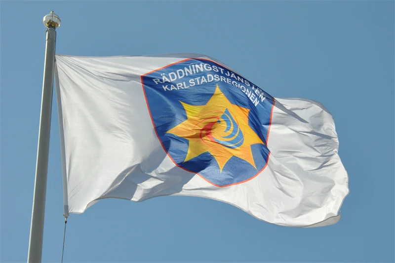 Räddningstjänsten Karlstradsregionens flagga.