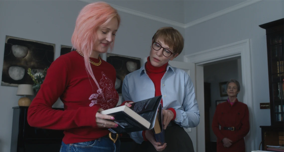 Scen ur filmen Father Mother Sister Brother