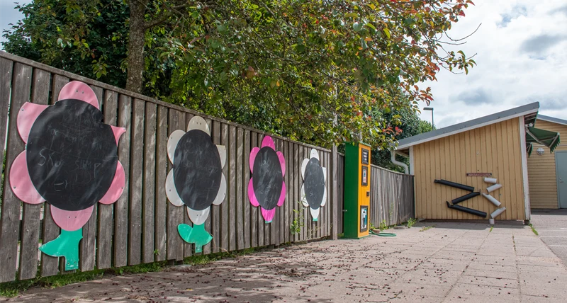 Förskolan Gomorronsol lekplats