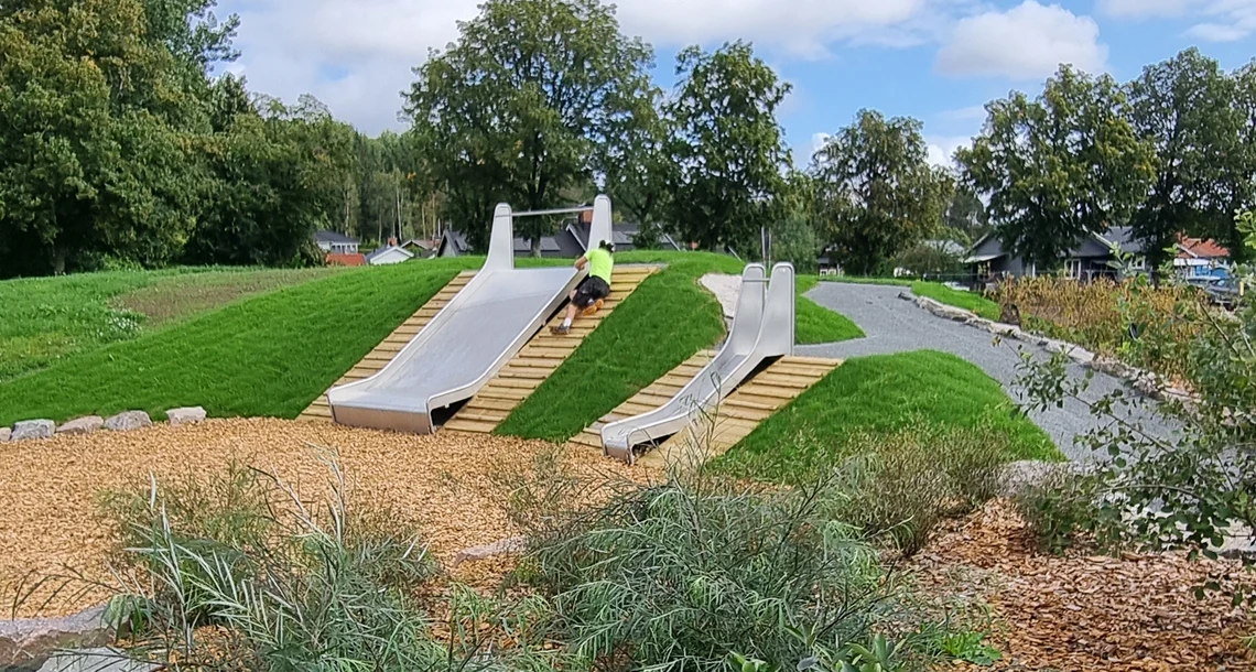 Buskage och rutschkanor