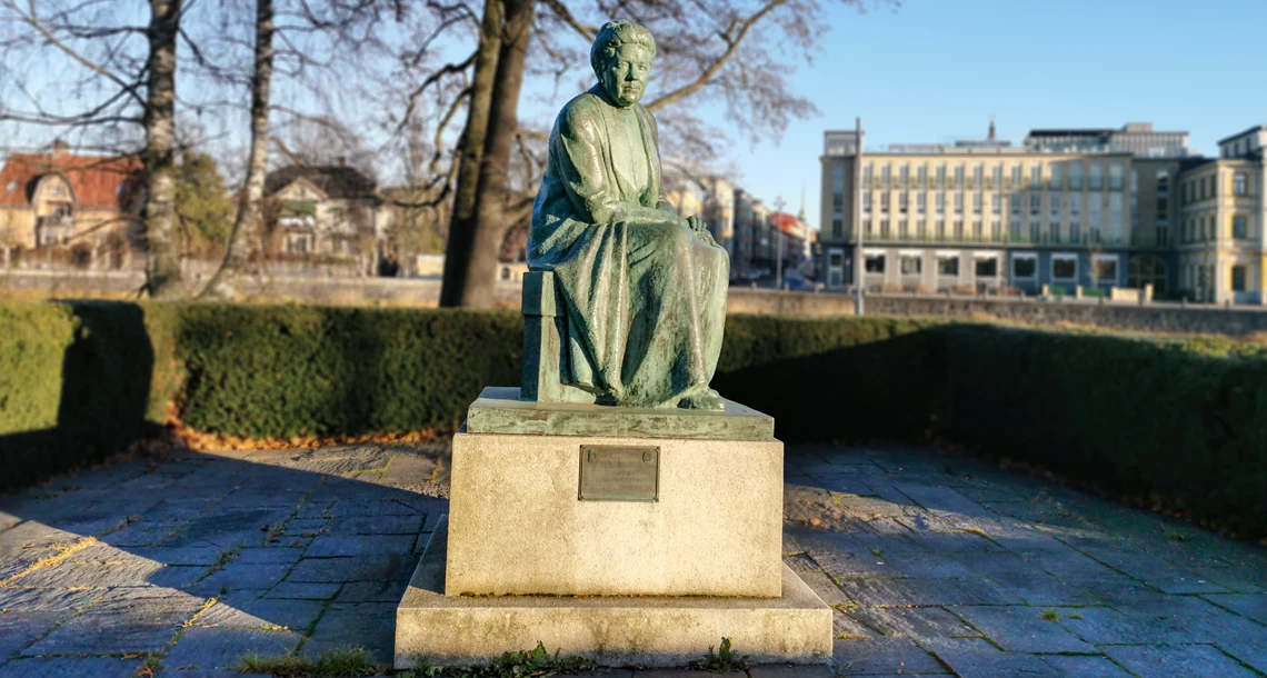 KOnstverket Selma Lagerlöf av Arvid Backlund