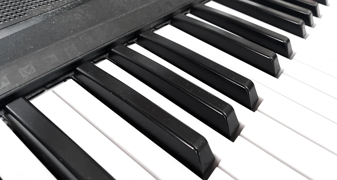 Ett piano i närbild