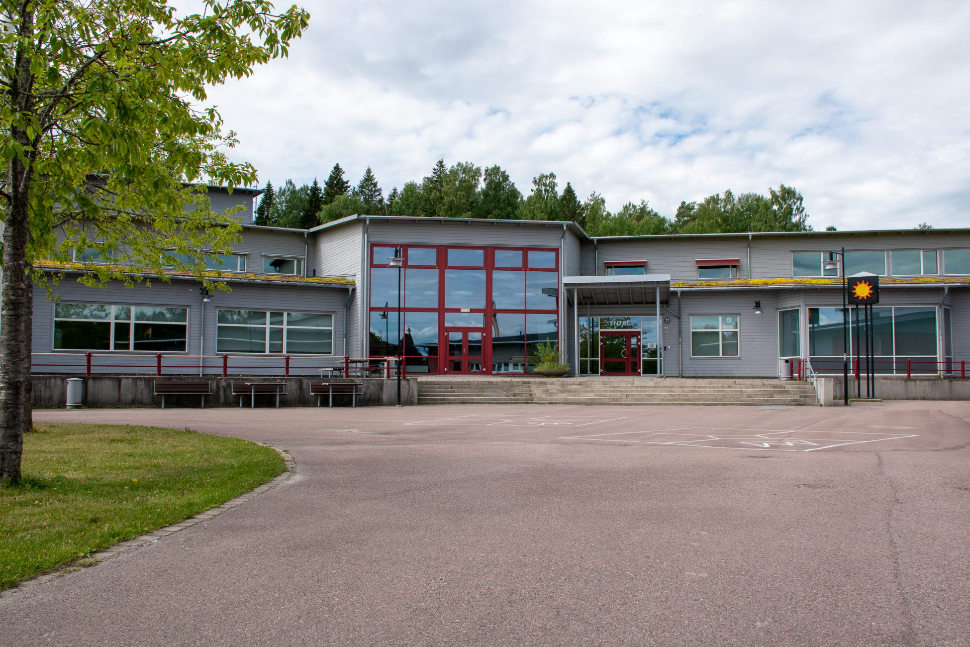 Vålbergsskolan entre