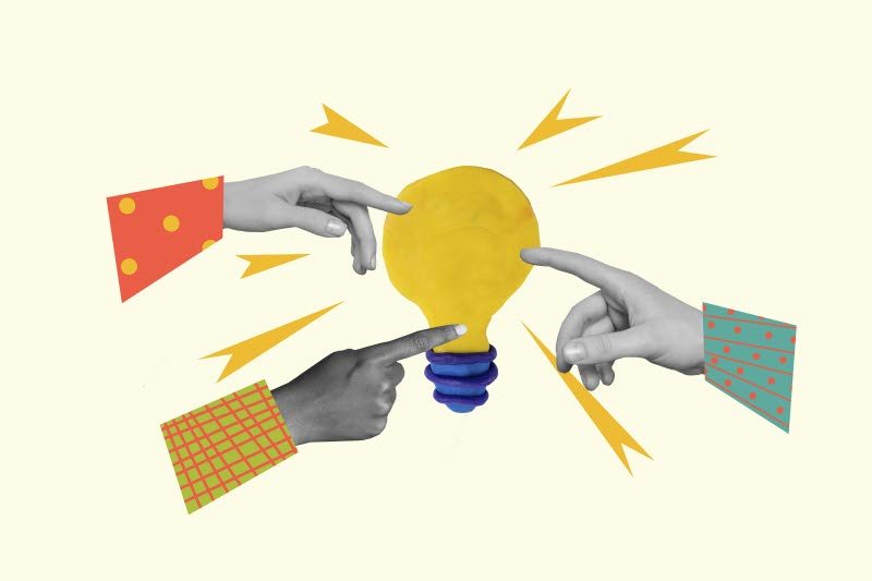 En illustration av tre händer med färgglada skjortärmar som pekar mot en glödlampa med blixtar kring sig