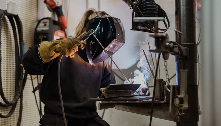 Elever som läser industrirörtekniker