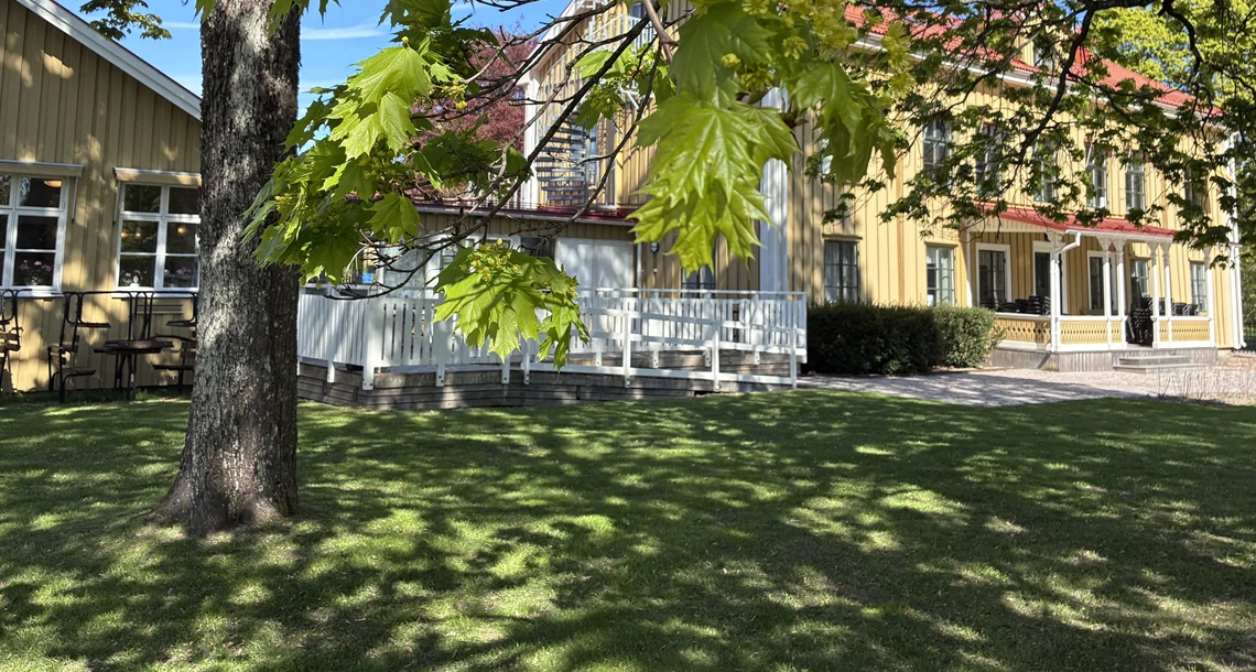 Trädgården på Seniorernas hus en dag i maj
