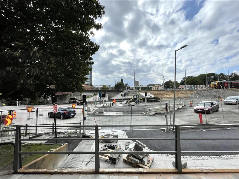 {"X":0.1025,"Y":0.0,"Width":0.75,"Height":1.0}