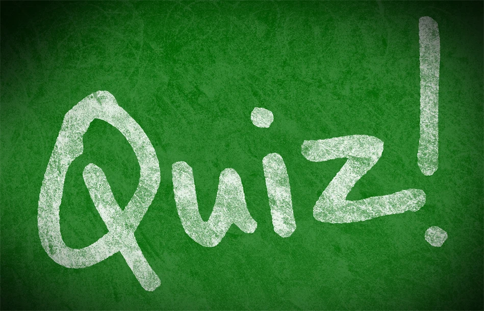 Texten "Quiz!" mot grön bakgrund