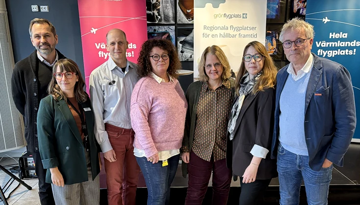 {"X":0.065,"Y":0.0,"Width":0.56,"Height":0.99555555555555553}