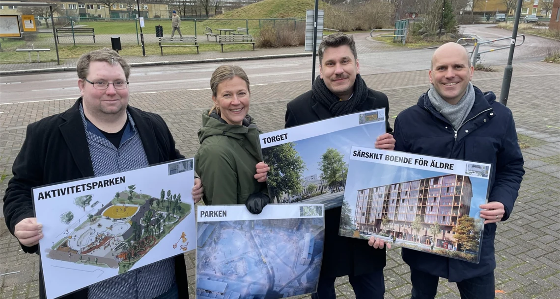 Politiker visar bilder på Kronoparken