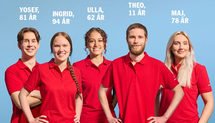 Gruppbild på fem ungdomar som arbetar inom vård och omsorg i Karlstads kommun.