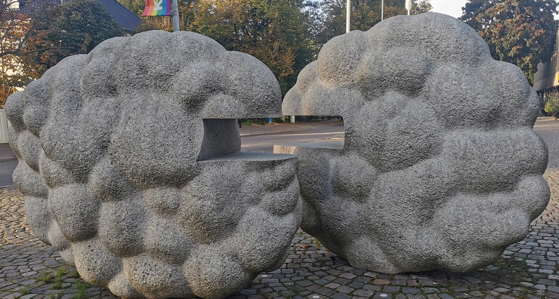 Konstverket Bokmoln