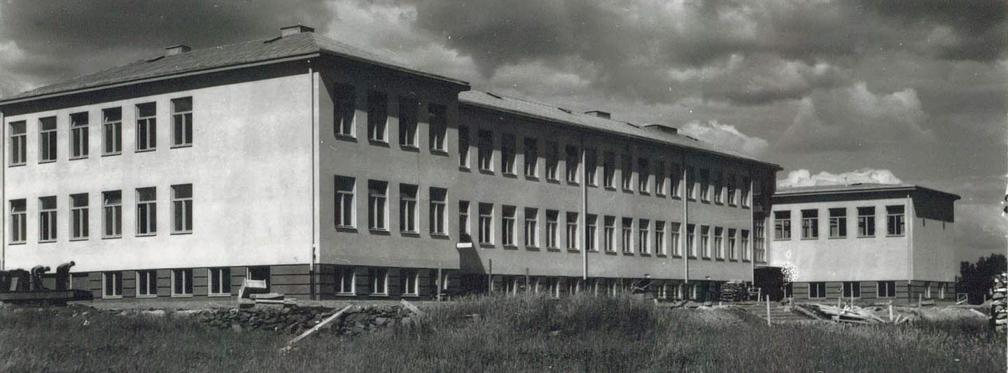 Foto av nybyggda Västerstrandsskolan 1941
