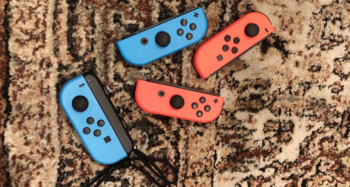 Switchkontroller på matta