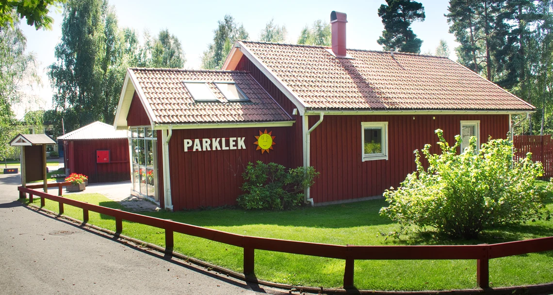 Parkleksbyggnad kronoparkken