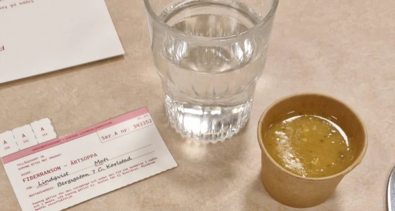 Ärtsoppa i liten burk, förrätten till bordet som satt i krisscenariot.