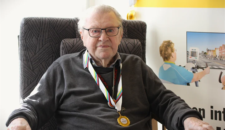 Olle Berg med medalj