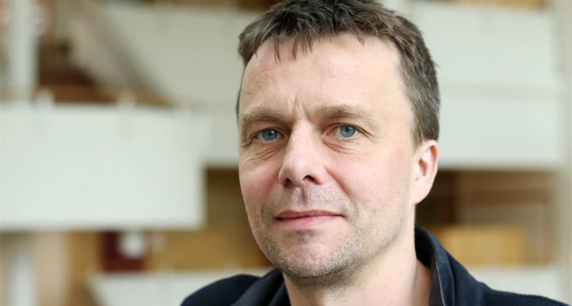 Porträttbild av Nils Dverstorp, lektor i svenska språket