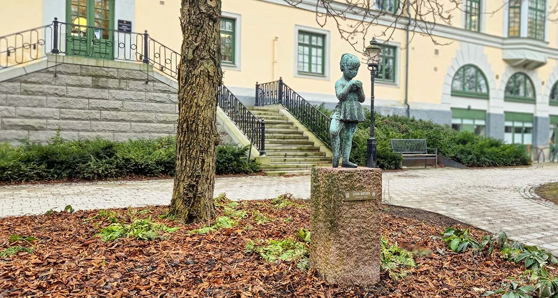 Konstverket Liten dansös skulptur av Torsten Fridh