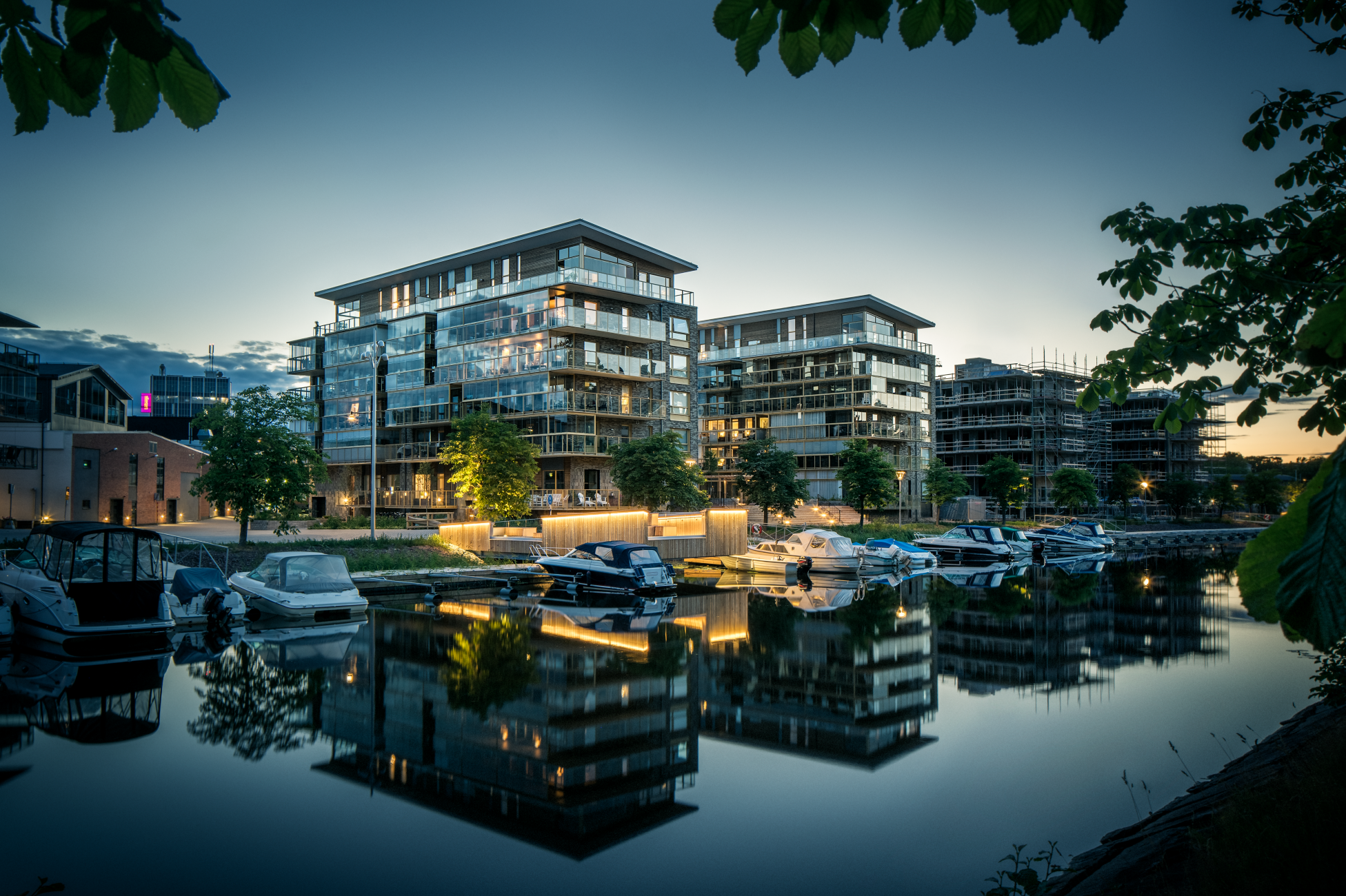 Löfberg fastigheter för flerbostadshus vid Pråmkanalen vid Inre hamn. Byggnaderna är ritade av Tengbom arkitekter.