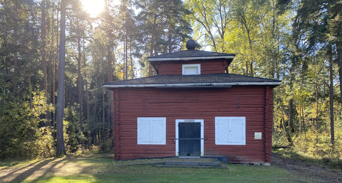 Jakt- och fiskestugan i Mariebergsskogen 