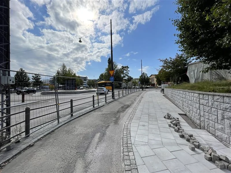 {"X":0.03,"Y":0.0,"Width":0.75,"Height":1.0}