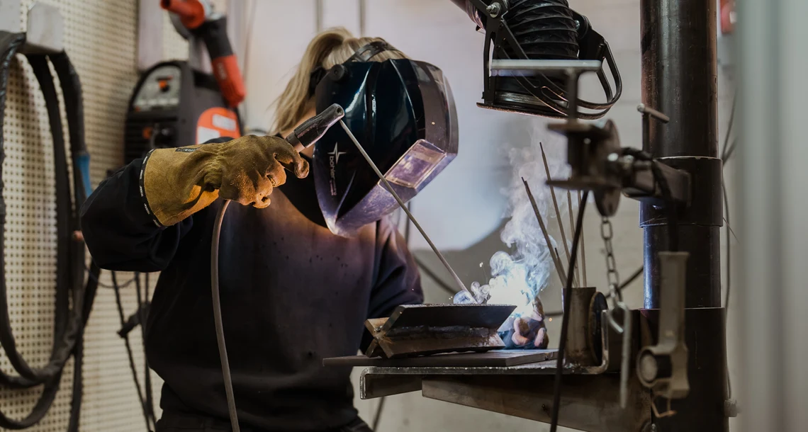 Elever som läser industrirörtekniker