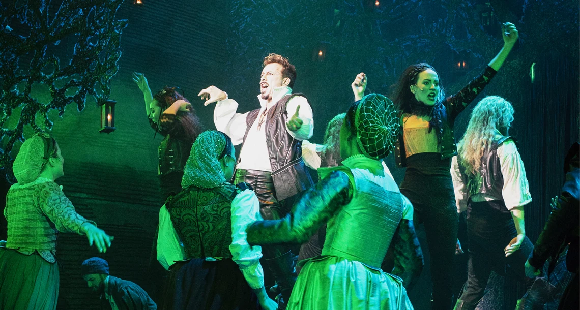 Skådespelare på teaterscen