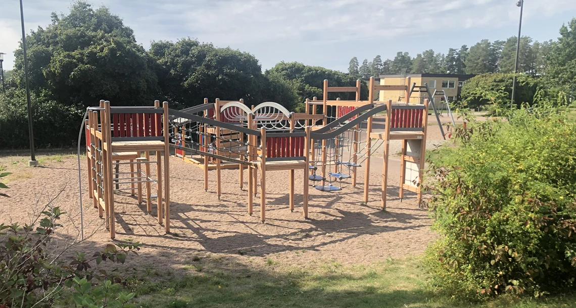 Klätterställning i Aktiva parken i Kronoparkens centrum.