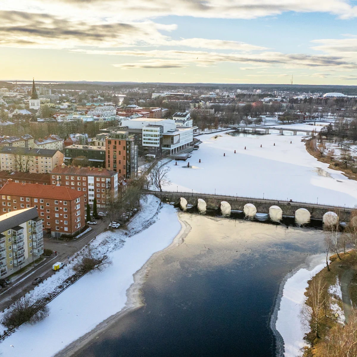 Flygbild över Karlstad, vinter.