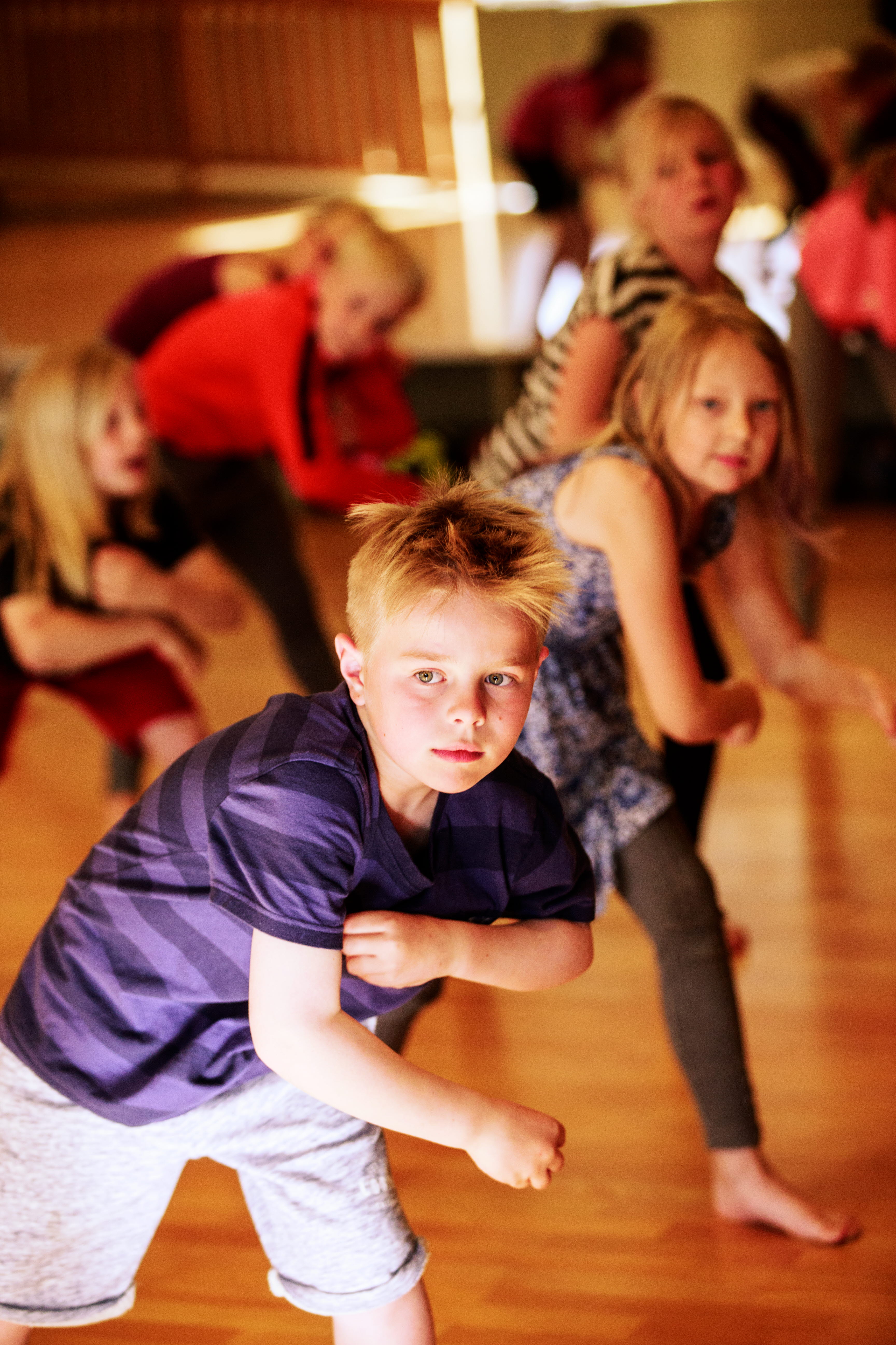 Kille dansar på Kulturskolan