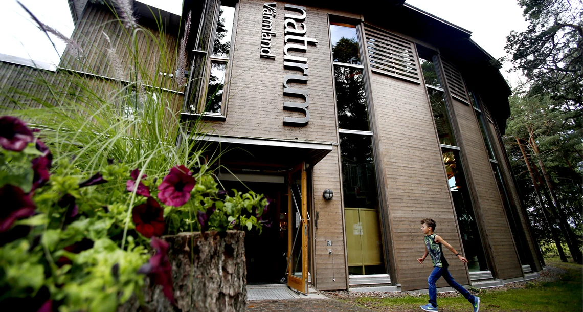 Fasaden till Naturum Värmland