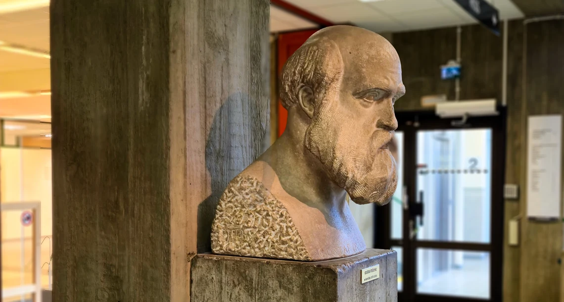 Byst Gustaf Fröding av